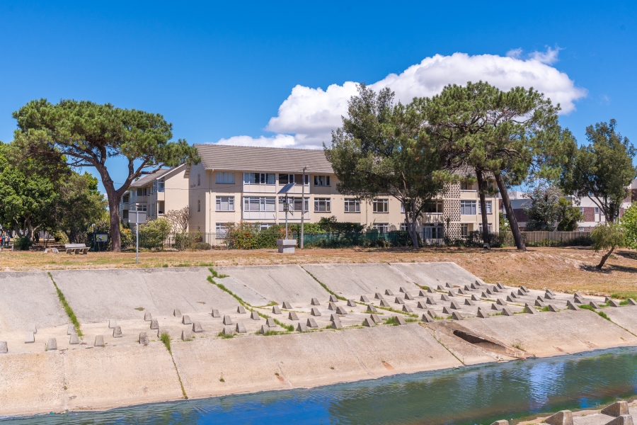 2 Bedroom Property for Sale in Pinelands Western Cape